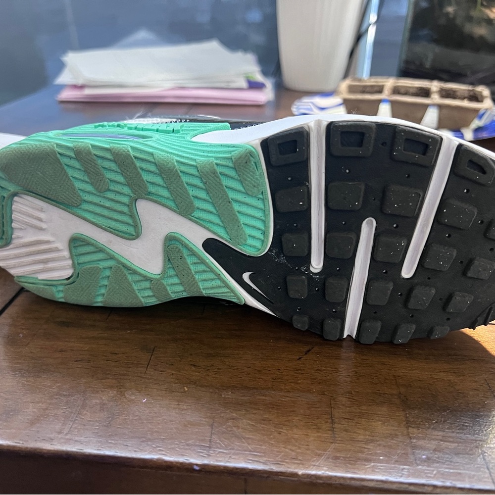 Nike Air Max Women's Sneakers White, Black, Mint Green - Picture 2 of 6